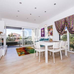 OTOK PAG, KOŠLJUN - Vila pored mora sa 4 apartmana