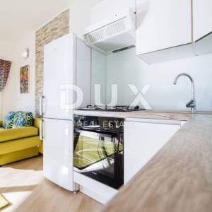 OTOK PAG, KOŠLJUN - Vila pored mora sa 4 apartmana
