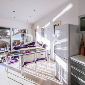 OTOK PAG, KOŠLJUN - Vila pored mora sa 4 apartmana