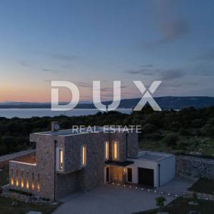 OTOK PAG, LUN - jedinstvena vila s bazenom na predivnoj lokaciji