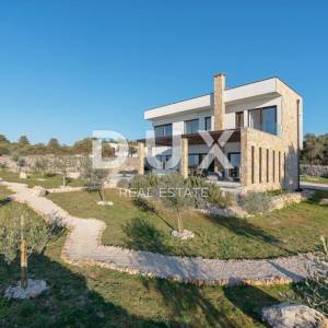 OTOK PAG, LUN - jedinstvena vila s bazenom na predivnoj lokaciji