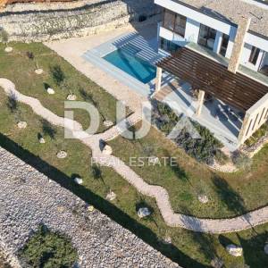OTOK PAG, LUN - jedinstvena vila s bazenom na predivnoj lokaciji