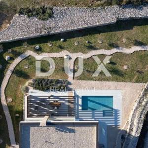 OTOK PAG, LUN - jedinstvena vila s bazenom na predivnoj lokaciji