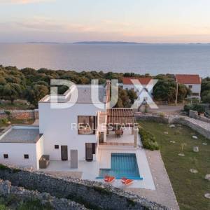 OTOK PAG, LUN - jedinstvena vila s bazenom na predivnoj lokaciji