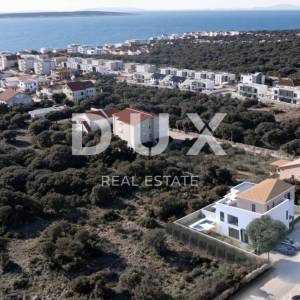 OTOK PAG, MANDRE, 1s+db stan s bazenom i okućnicom