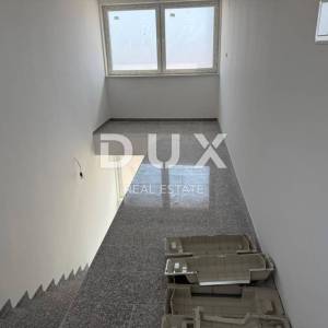 OTOK PAG, MANDRE- 3S+db penthouse u kvalitetnoj novogradnji
