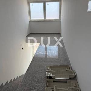 OTOK PAG, MANDRE- 3S+db penthouse u kvalitetnoj novogradnji