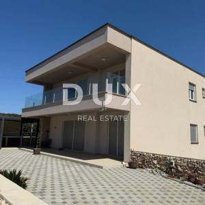OTOK PAG, MANDRE - 3s+db stan u kući od samo dva stana