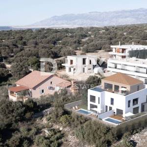 OTOK PAG, MANDRE, dvoetažni penthouse s bazenom i krovnom terasom