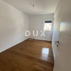 OTOK PAG, MANDRE - penthouse s krovnom terasom i fenomenalnim pogledom na more