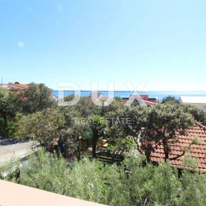 OTOK PAG, MANDRE - Prostrana apartmanska kuća s pogledom na more
