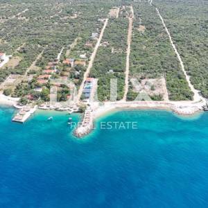 OTOK PAG, MANDRE - Samostojeća kuća 10 metara od mora