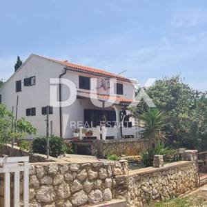 OTOK PAG, NOVALJA - apartmanska kuća blizu mora