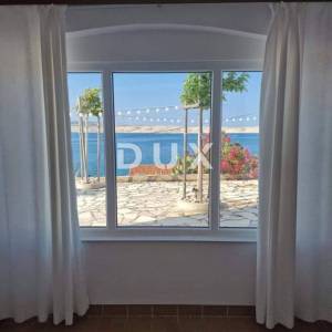 OTOK PAG, NOVALJA - Apartman 2. red od mora!