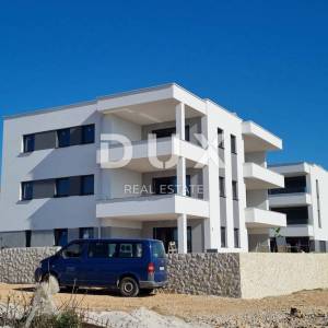OTOK PAG, NOVALJA - Apartman u novogradnji na 250 metara od mora!