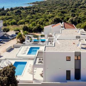 OTOK PAG, NOVALJA - Luksuzna vila s bazenom na prestižnoj lokaciji