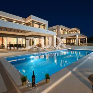 OTOK PAG, NOVALJA - Luksuzna vila s bazenom na prestižnoj lokaciji