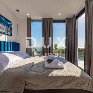 OTOK PAG, NOVALJA - luksuzna duplex vila na prostranoj okućnici s pogledom na more