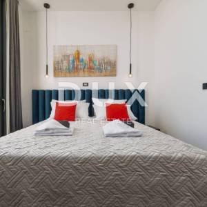OTOK PAG, NOVALJA - luksuzna duplex vila na prostranoj okućnici s pogledom na more