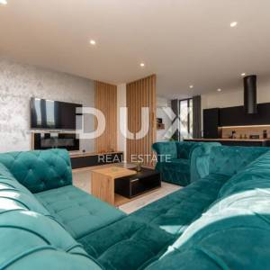 OTOK PAG, NOVALJA - luksuzna duplex vila na prostranoj okućnici s pogledom na more