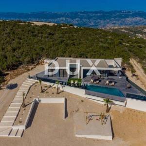 OTOK PAG, NOVALJA - luksuzna duplex vila na prostranoj okućnici s pogledom na more