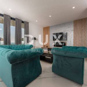 OTOK PAG, NOVALJA - luksuzna duplex vila na prostranoj okućnici s pogledom na more