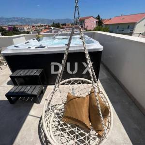 OTOK PAG, NOVALJA - luksuzni apartman u kućicama u nizu NOVOGRADNJA