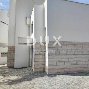 OTOK PAG, NOVALJA - luksuzni apartman u kućicama u nizu NOVOGRADNJA