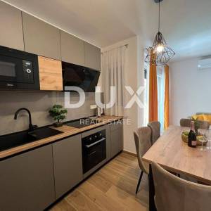 OTOK PAG, NOVALJA - luksuzni apartman u kućicama u nizu NOVOGRADNJA