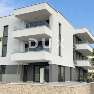 OTOK PAG, NOVALJA - stan u novogradnji top lokacija 4s+db s okućnicom