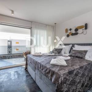 OTOK PAG, NOVALJA - Vila s 4 spavaće sobe, bazenom i saunom, 148,50m2