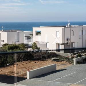 OTOK PAG, NOVALJA - Vila s 5 spavaćih soba, bazenom i saunom, 176,5m2