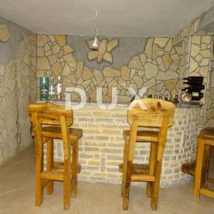 OTOK PAG, PAG, BOŠANA - apartmanska kuća u blizini mora