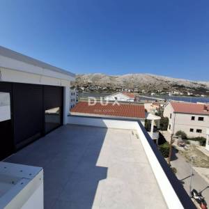 OTOK PAG, PAG - ekskluzivan PENTHOUSE u NOVOGRADNJI + terasa s pogledom na more! PRILIKA!