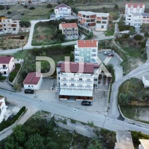 OTOK PAG, PAG - Hotel s restoranom u blizini mora