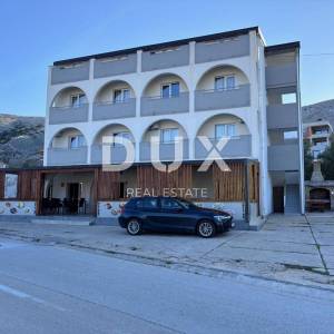 OTOK PAG, PAG - Hotel s restoranom u blizini mora