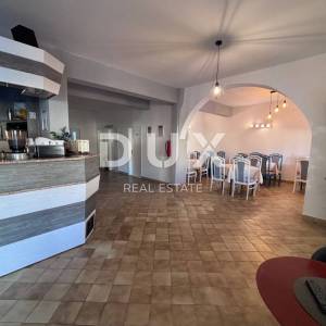 OTOK PAG, PAG - Hotel s restoranom u blizini mora