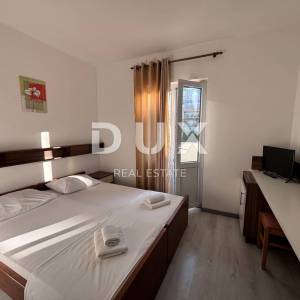 OTOK PAG, PAG - Hotel s restoranom u blizini mora