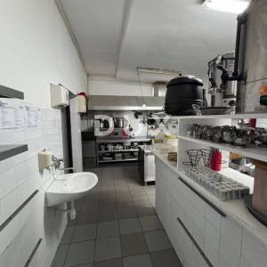 OTOK PAG, PAG - Hotel s restoranom u blizini mora