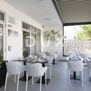 OTOK PAG, PAG -  Obiteljski hotel sa gostinjskom kućom i uhodanim poslom
