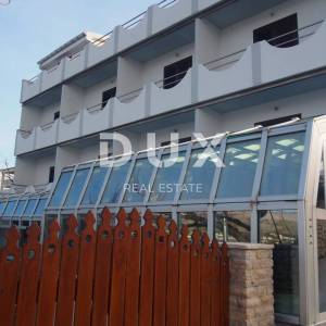OTOK PAG, PAG - Prostrani hotel pokraj mora