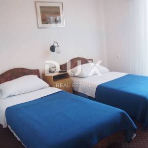 OTOK PAG, PAG - Prostrani hotel pokraj mora