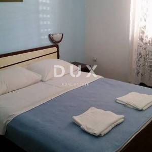 OTOK PAG, PAG - Prostrani hotel pokraj mora