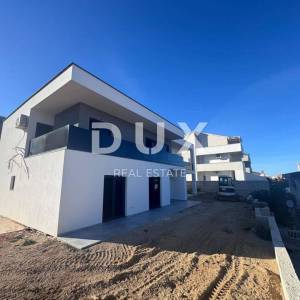OTOK PAG, PAG - Stan od 70m2 svega 50 metara od mora