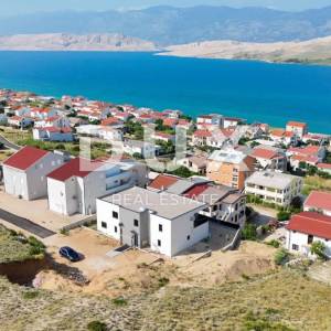 OTOK PAG, PAG - Stan od 70m2 svega 50 metara od mora