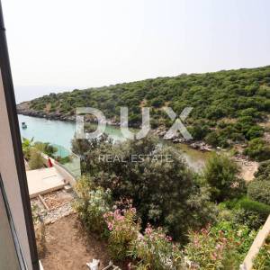OTOK PAG, POTOČNICA - luksuzna vila s bazenom 20 metara od mora