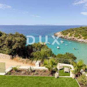 OTOK PAG, POTOČNICA - luksuzna vila s bazenom 20 metara od mora