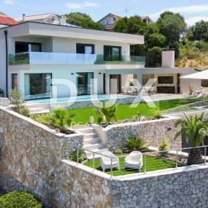 OTOK PAG, POTOČNICA - luksuzna vila s bazenom 20 metara od mora