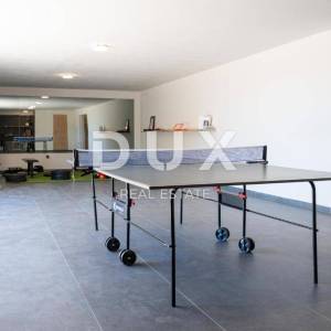 OTOK PAG, POTOČNICA - luksuzna vila s bazenom 20 metara od mora
