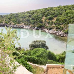 OTOK PAG, POTOČNICA - luksuzna vila s bazenom 20 metara od mora